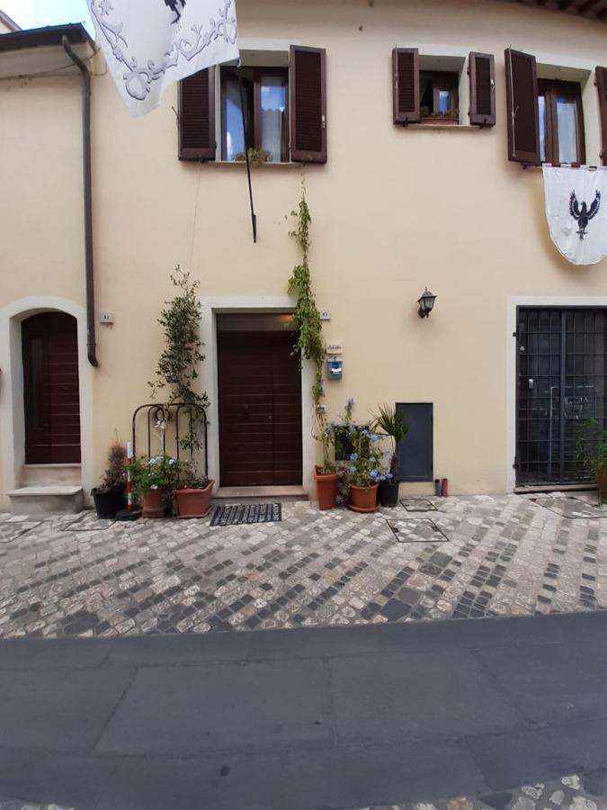 B&B La Casa Di Alice Φολίνιο Εξωτερικό φωτογραφία