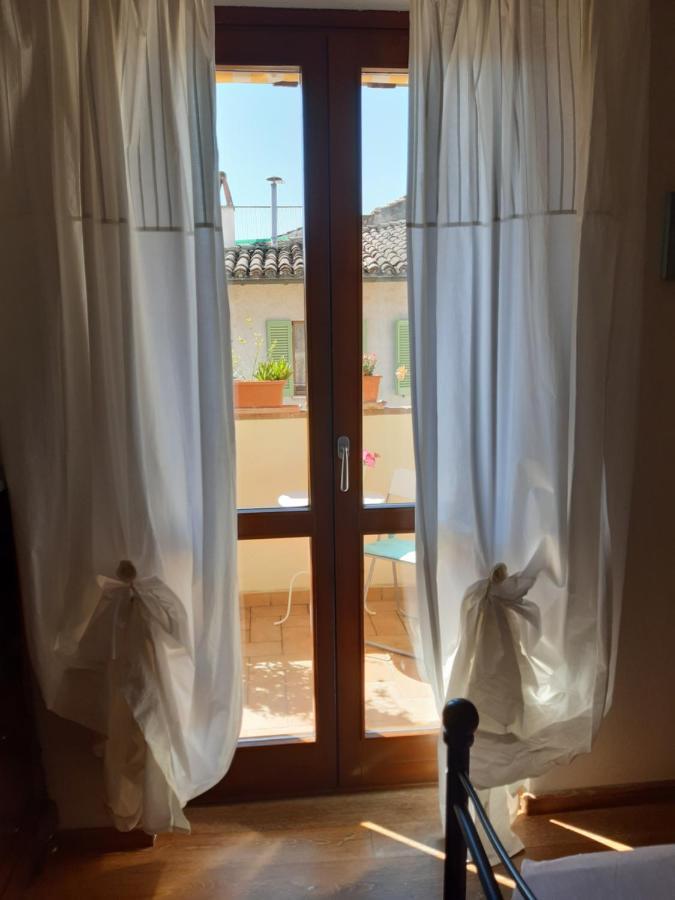 B&B La Casa Di Alice Φολίνιο Εξωτερικό φωτογραφία